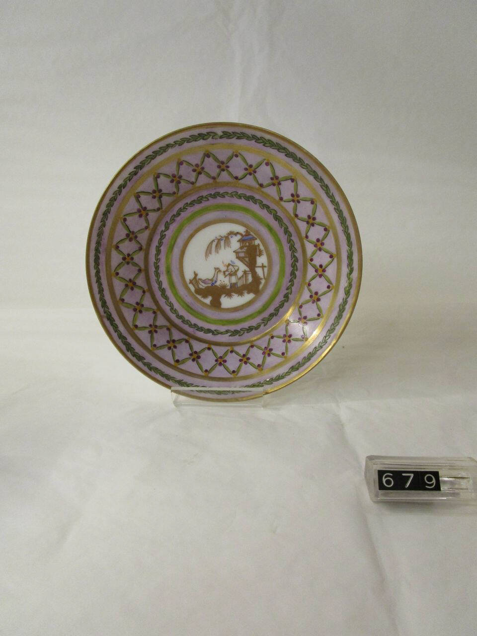 piatto di Sèvres, Manifattura di Sèvres (seconda metà sec. XVIII)