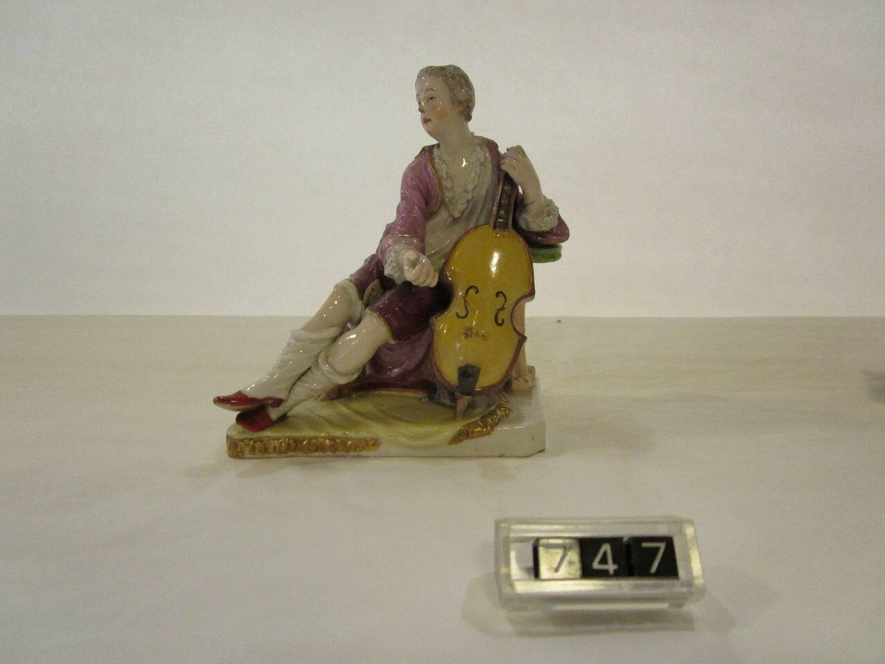 statua di Ludwigsburg, Manifattura diLudwigsburg; Beyer, Johann Christian Wilhelm (seconda metà sec. XVIII)