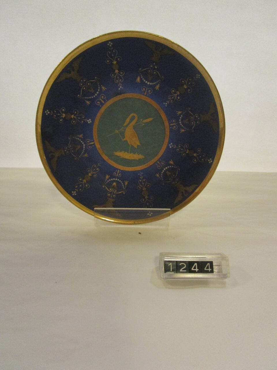 piatto di Parigi, Manifattura Nast (prima metà sec. XIX)