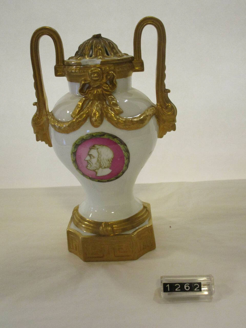 guarnitura da camino di Meissen, Manifattura di Meissen (seconda metà sec. XVIII)