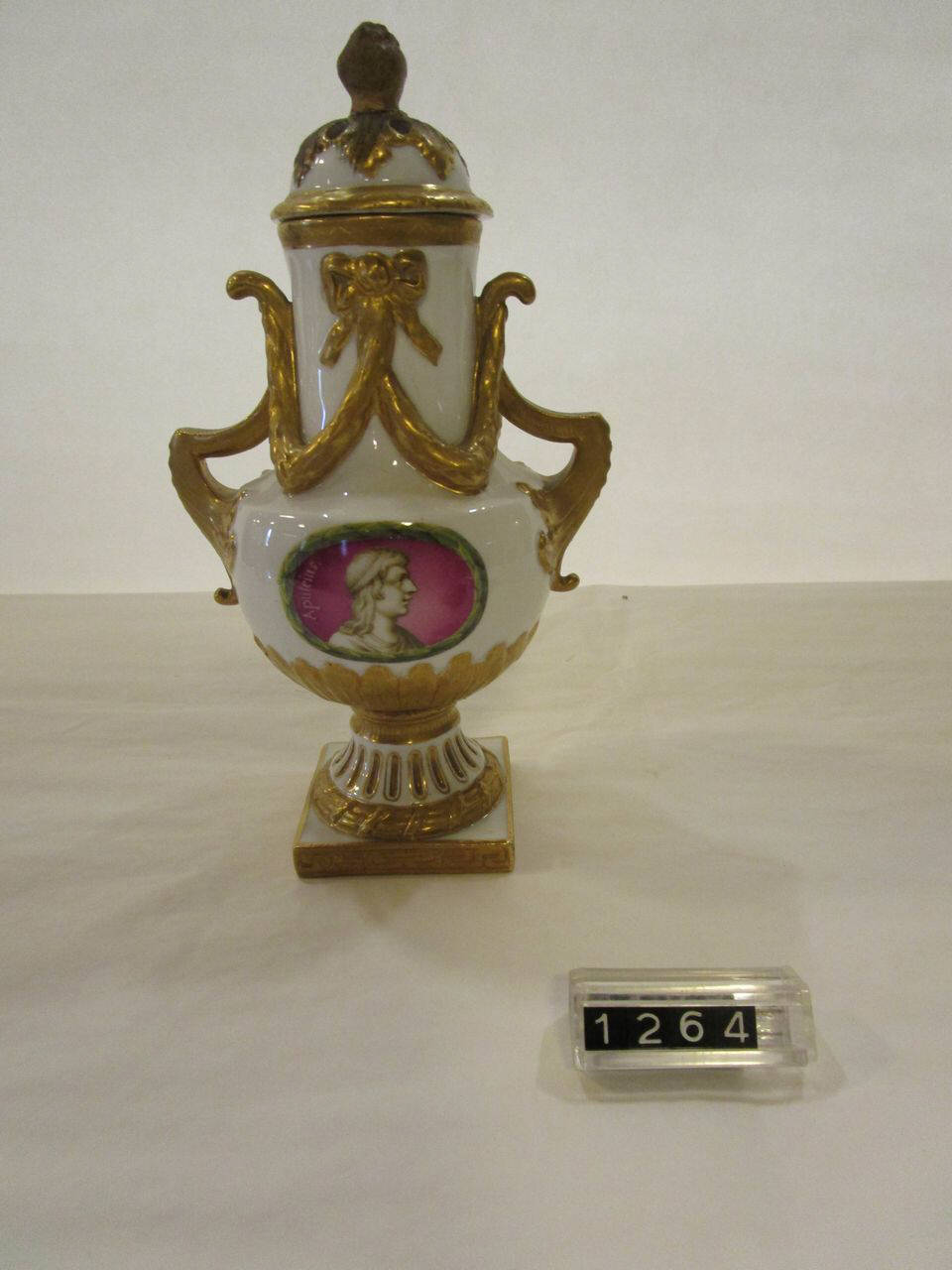 guarnitura da camino di Meissen, Manifattura di Meissen (seconda metà sec. XVIII)