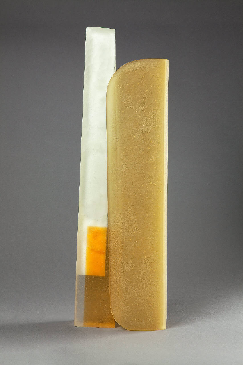 Engaged (scultura) di Aldrete Morris, Catherine (sec. XXI)