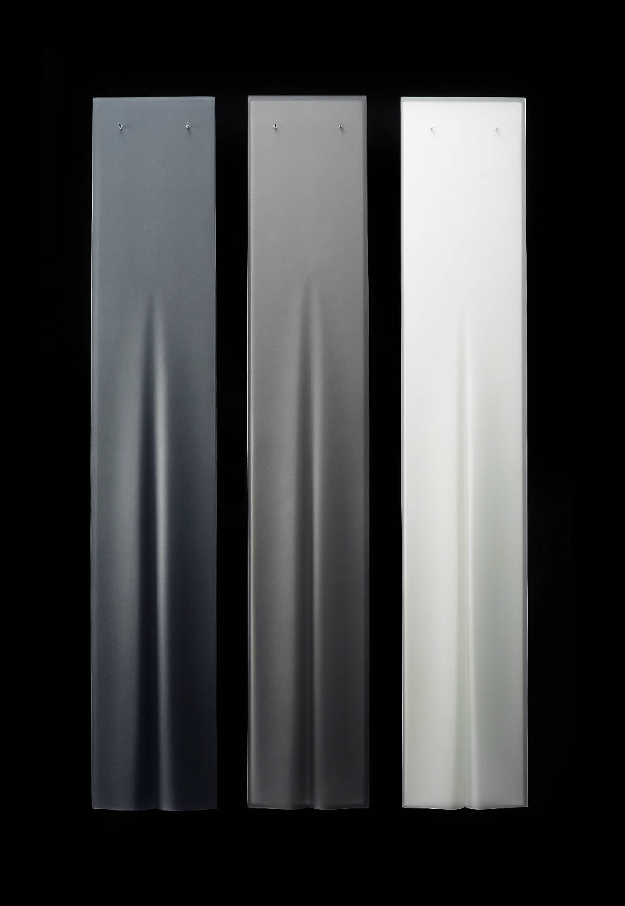 Vertical lines (scultura) di Loughlin, Jessica (sec. XXI)