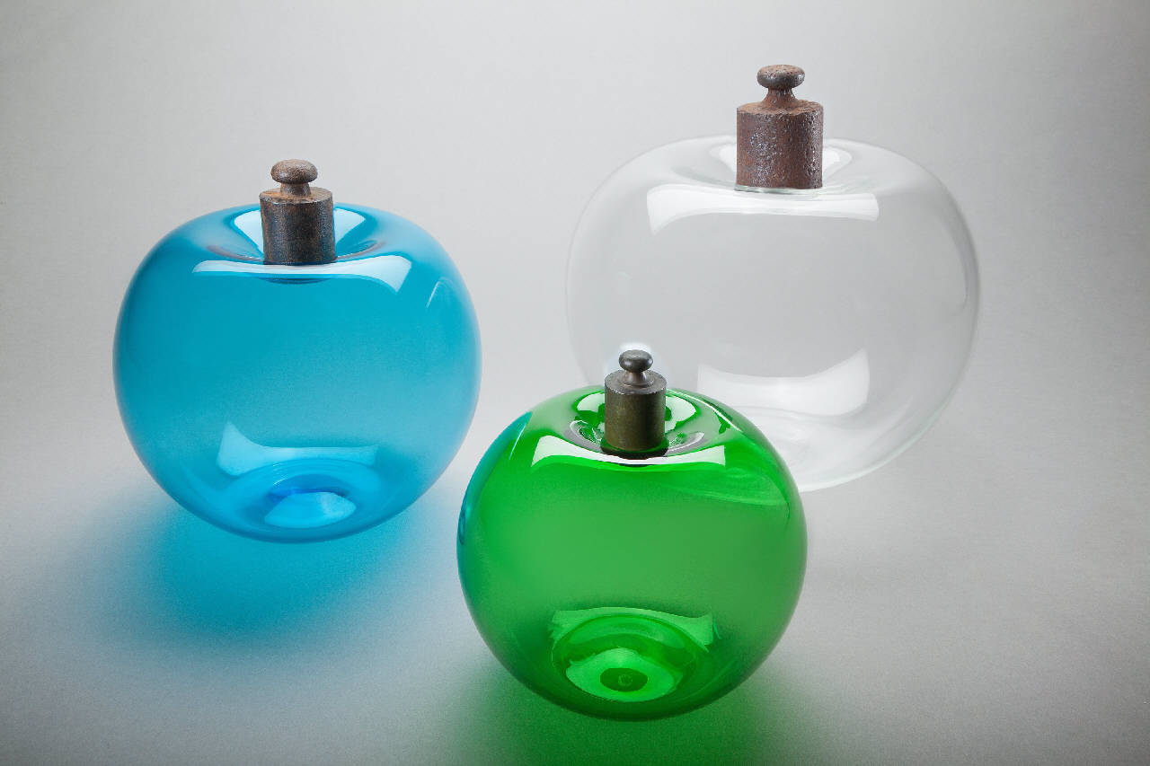 Attrazione terrestre (gruppo scultoreo) di Parrinello, Vittoria (sec. XXI)