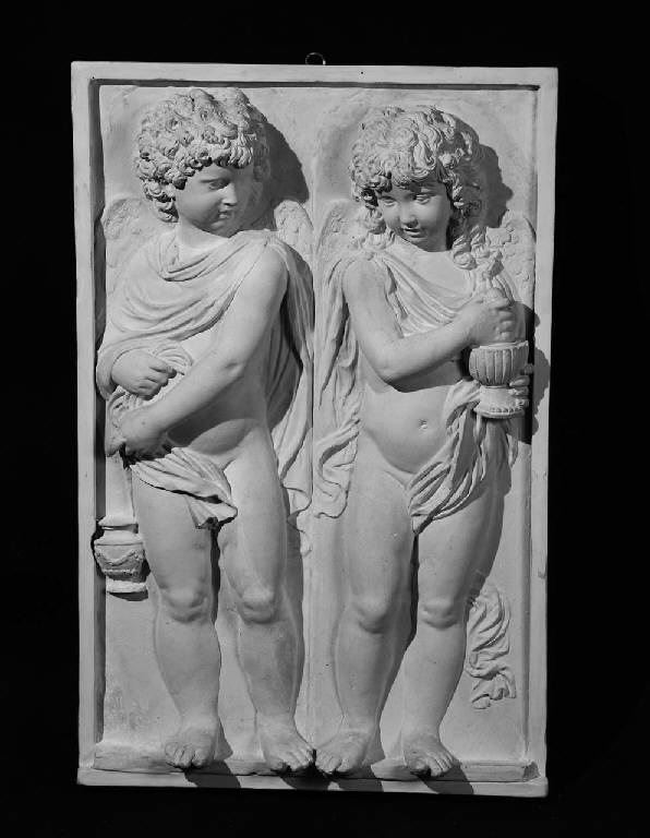 angioletti con oggetti liturgici (rilievo) di Appiani, Andrea; Pizzi, Angelo (sec. XVIII)