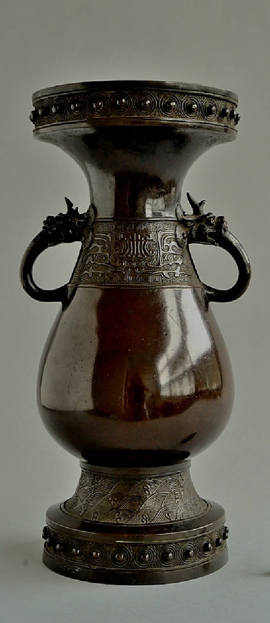 bullette e disegni geometrici (vaso) - ambito Cina (sec. XVII)