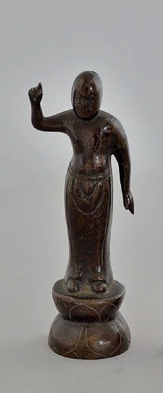 I sette passi del buddha bambino, Buddha (statua) - ambito Giappone (secc. X/ XIX)