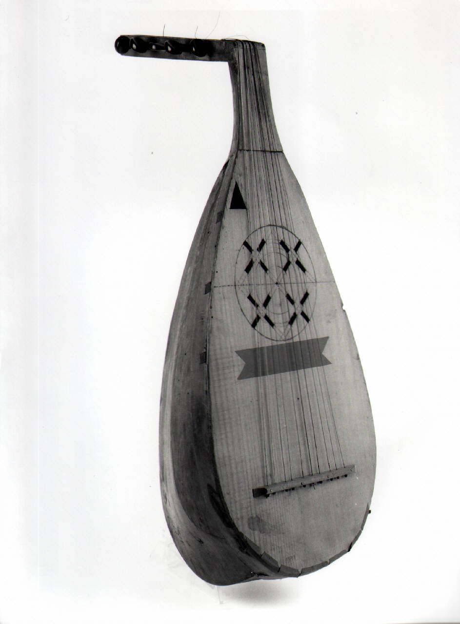 liuto - ambito Romania (popolare) (secc. XIX/ XX)