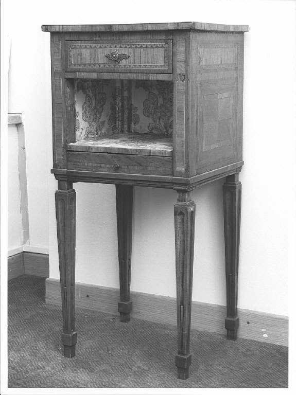 tavolino - ambito lombardo (prima metà sec. XVIII)