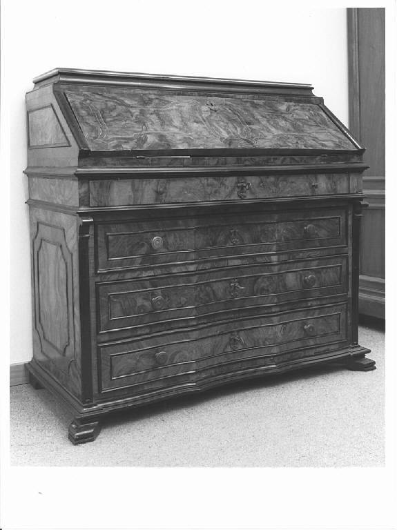 cassettone - ambito lombardo (seconda metà sec. XVIII)