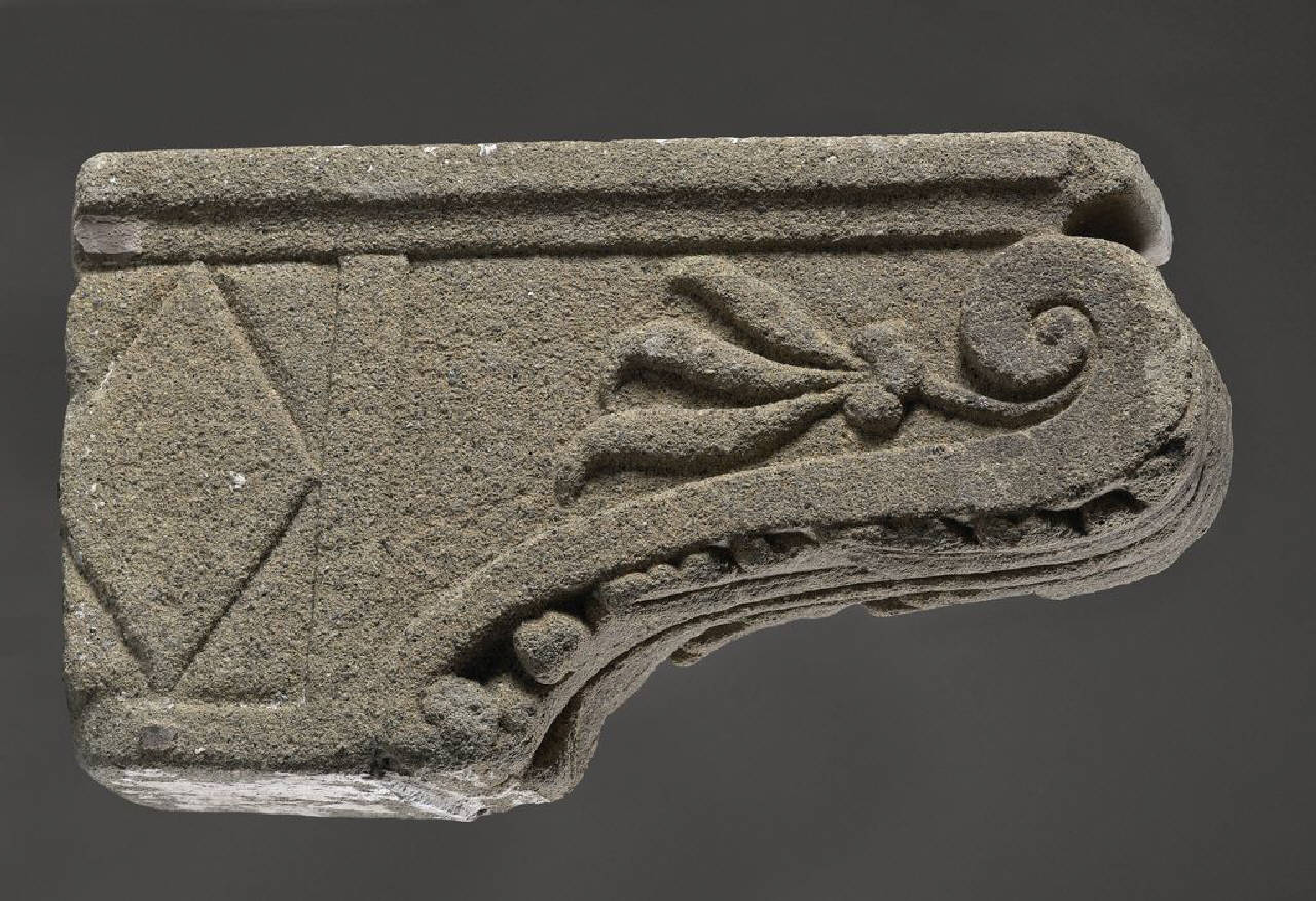 Mensola del camino detto di Leandro e di Leonora (mensola) di Scultore - ambito lombardo (prima metà sec. XVI)