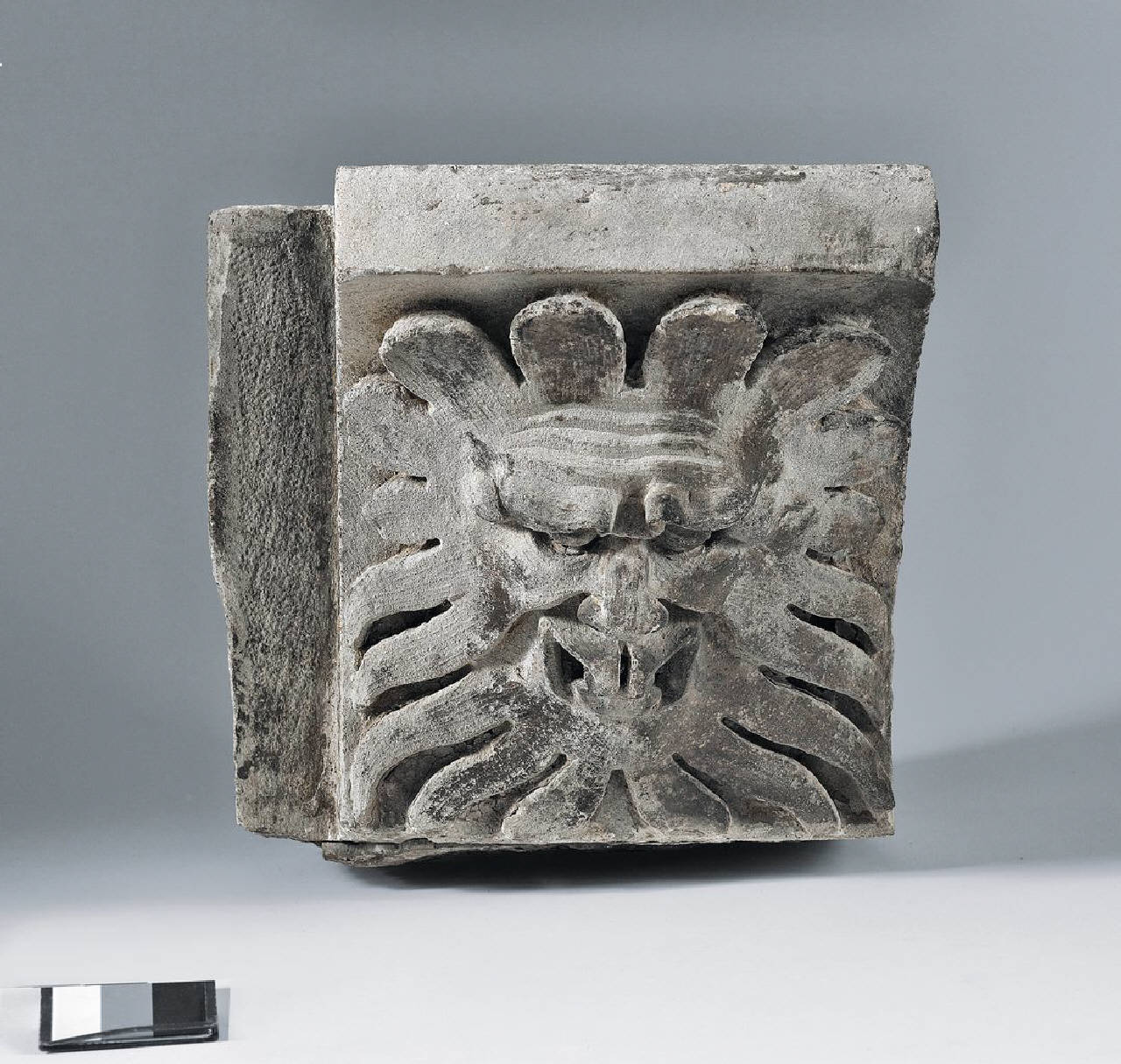 Mensole dal portale da vicolo Sant'Aquilino (mensole) di Scultore - ambito lombardo (seconda metà sec. XVI)