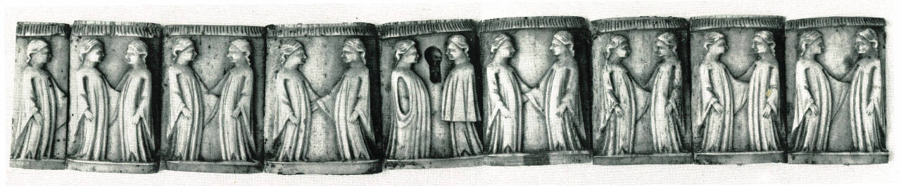 coppie di figure femminili affrontate (formella) - bottega Italia settentrionale (sec. XV)