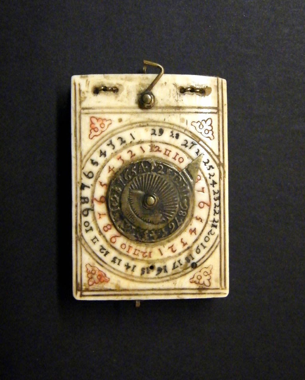 calendario, bussola, orologio solare (orologio solare universale) - bottega tedesca (sec. XVII)