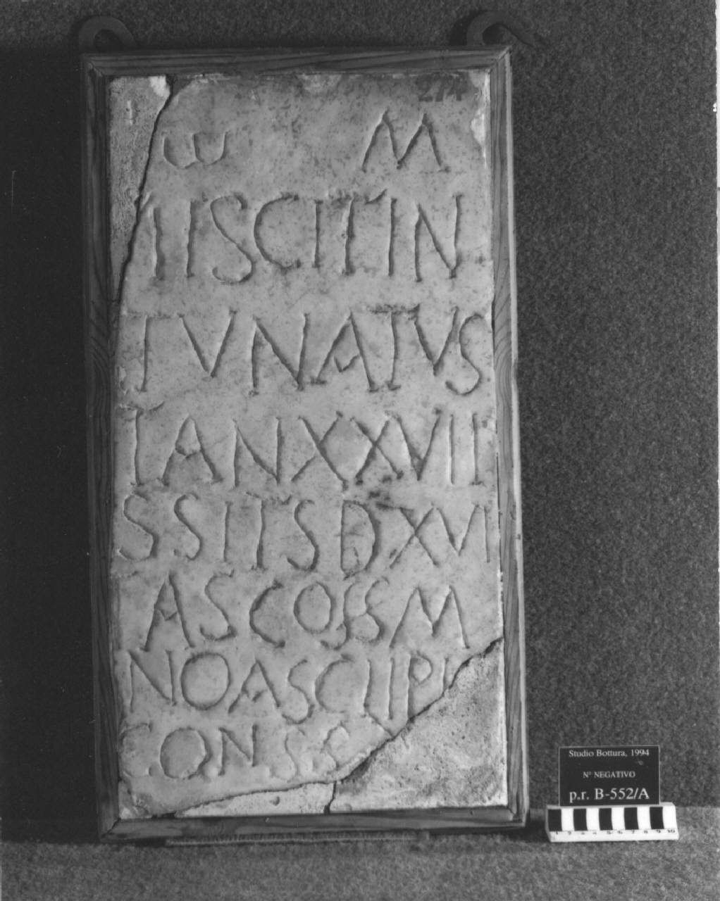 Epigrafe di Fortunatus (lastra) di Lapicida - ambito lombardo (primo quarto sec. V)