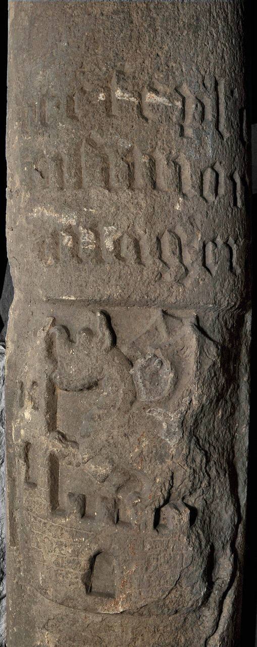 Colonna con iscrizione di Simone (da ?) Cavagnera (colonna) di Scultore - ambito lombardo (prima metà sec. XV)