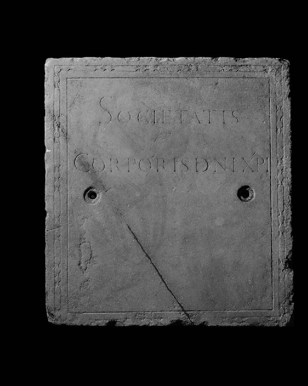 Lastra tombale con iscrizione della confraternita del Corpus Domini (lastra) di Lapicida - ambito lombardo (sec. XVI)