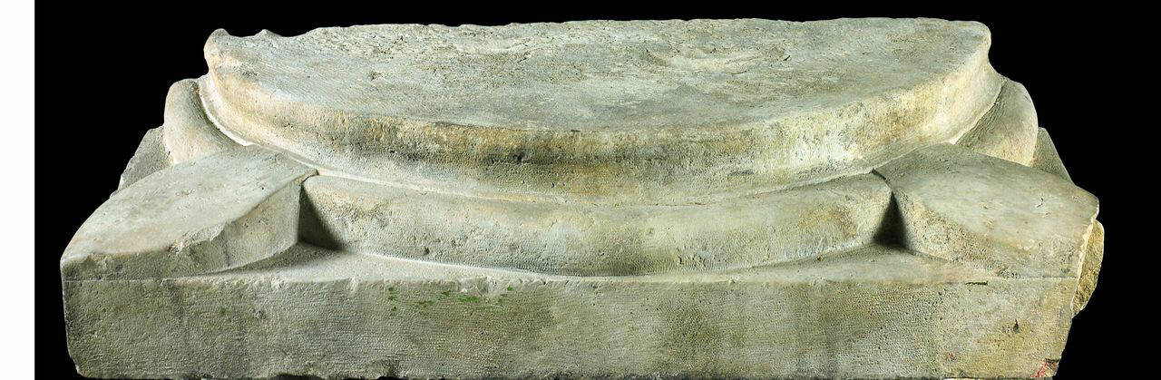 Base di semi colonna (base di semi colonna) di Scultore - ambito lombardo (fine/ inizio sec. XII)