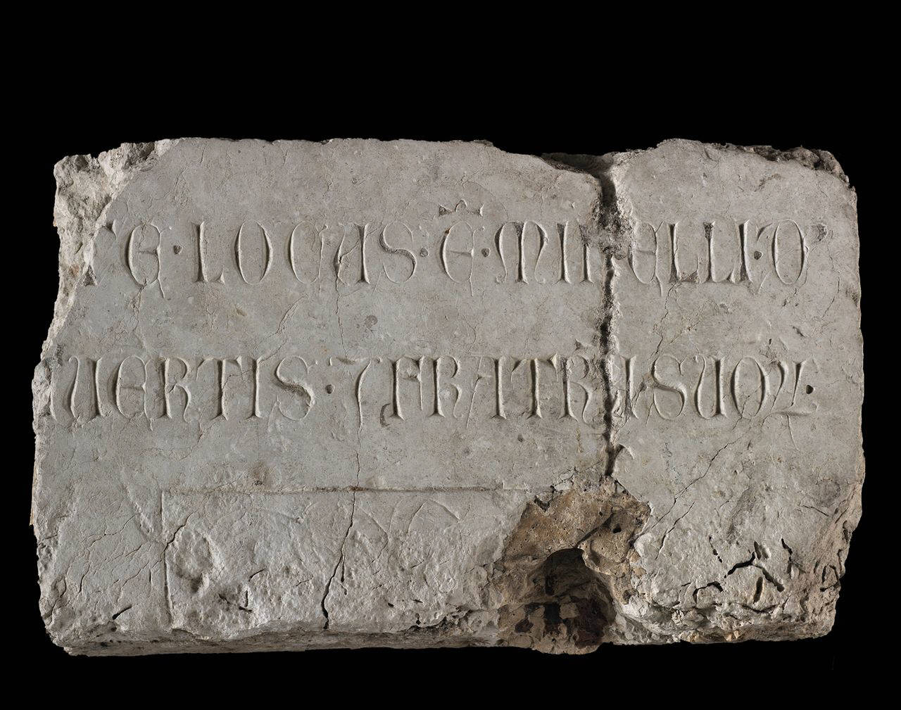 Lapide di Mi..llo de ..verti (lastra, parte di) di Lapicida - ambito lombardo (fine/inizio sec. XIV)