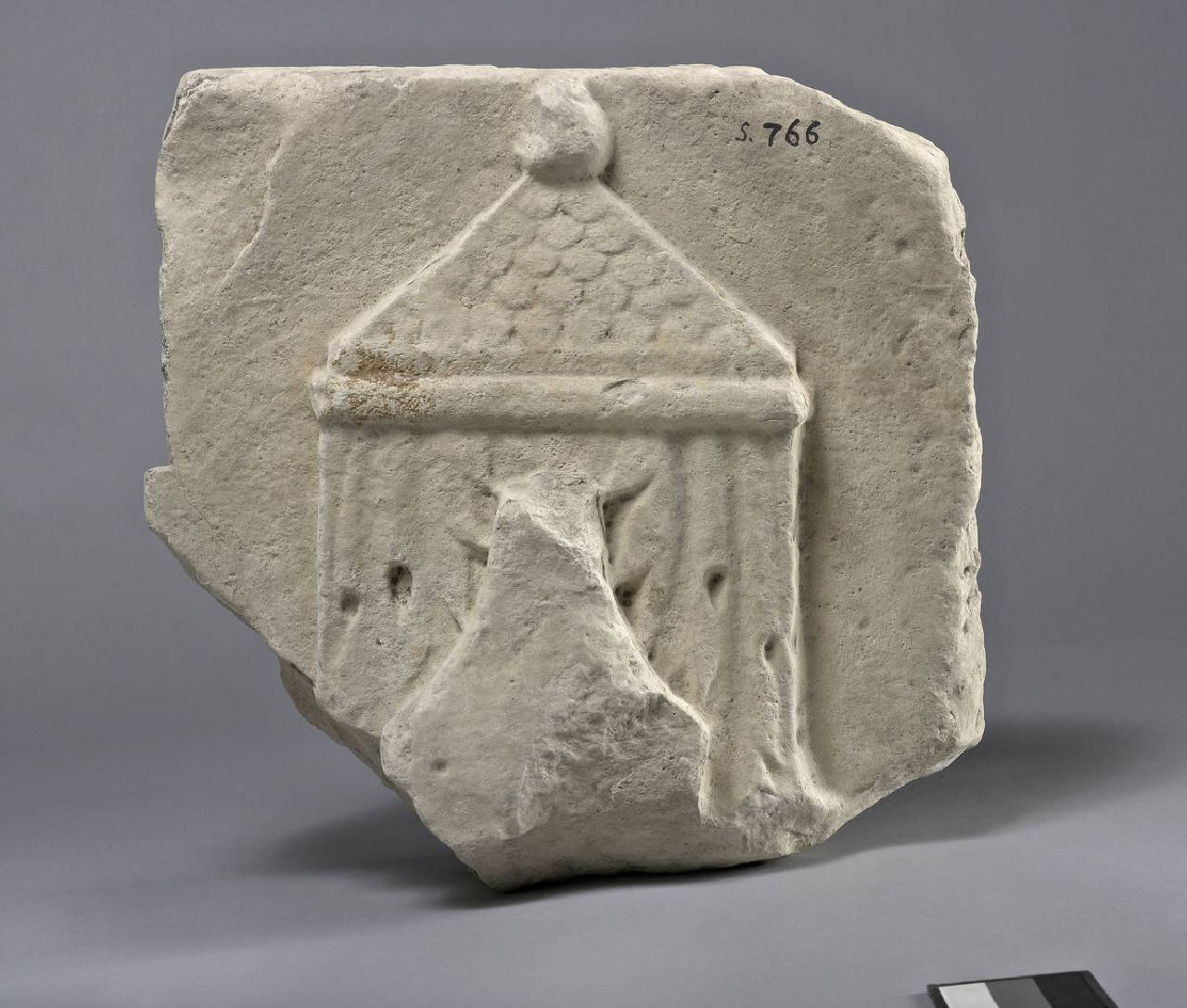 Peduccio frammentario con base a embrice (peduccio, parte di) di Scultore - ambito lombardo (terzo quarto sec. XV)