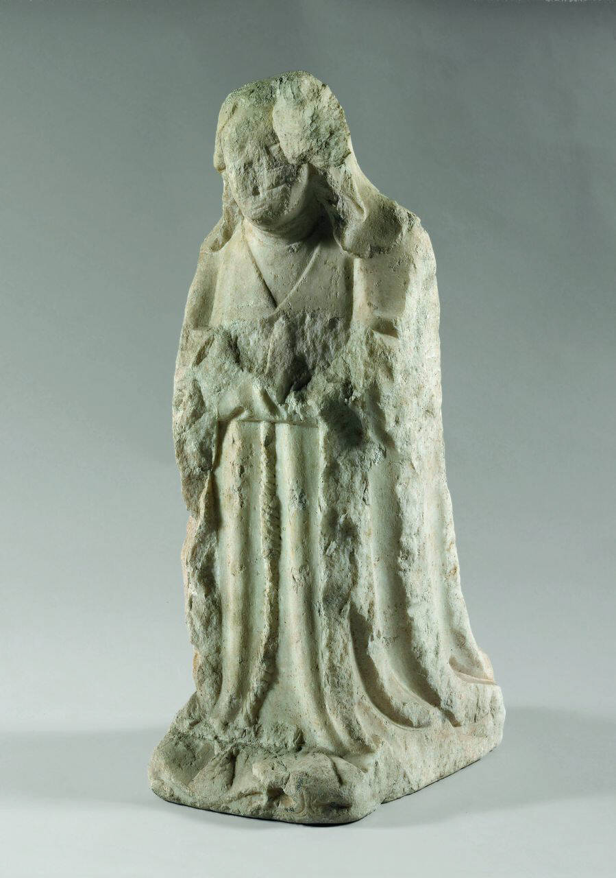 Figura femminile inginocchiata (statua) di Scultore - ambito lombardo (ultimo quarto sec. XIV)