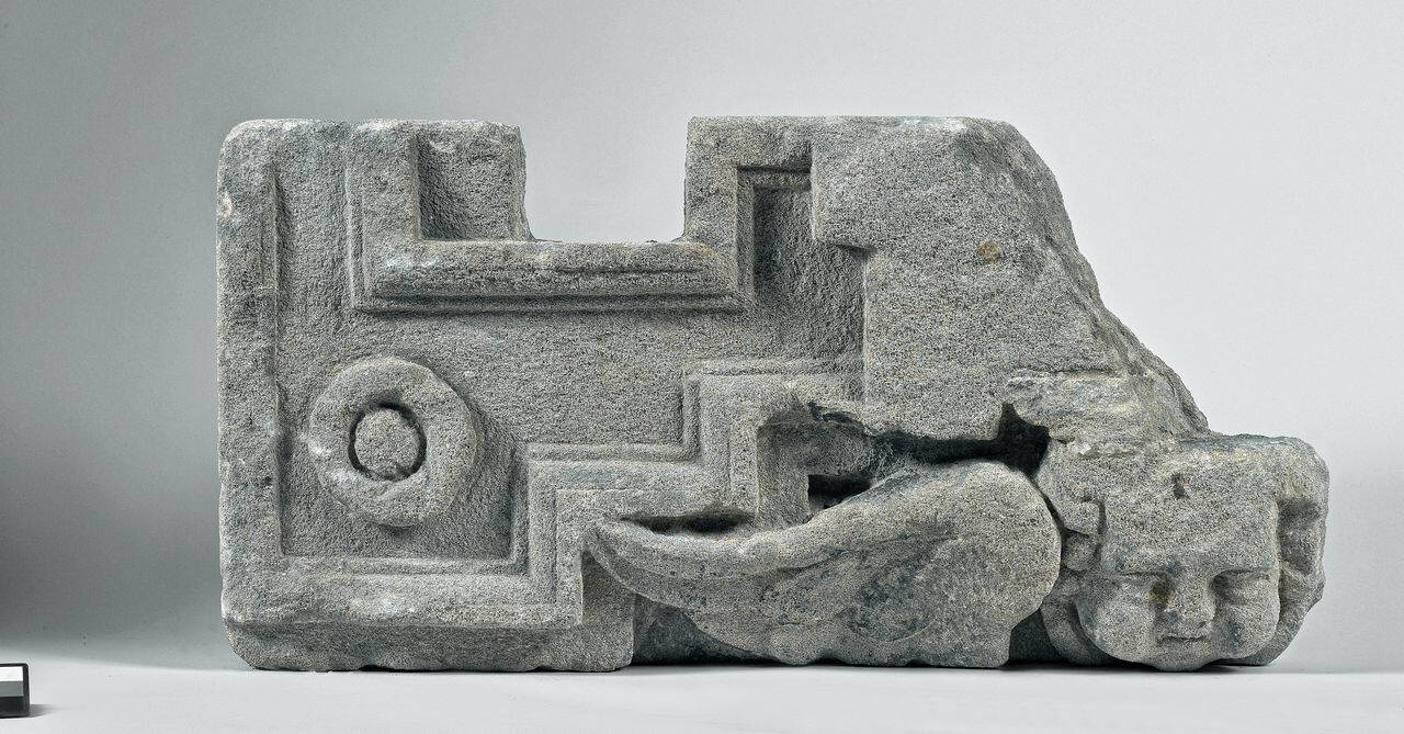 Elemento architettonico con cherubino (portale?, parte di) di Scultore - ambito lombardo (sec. XVII)