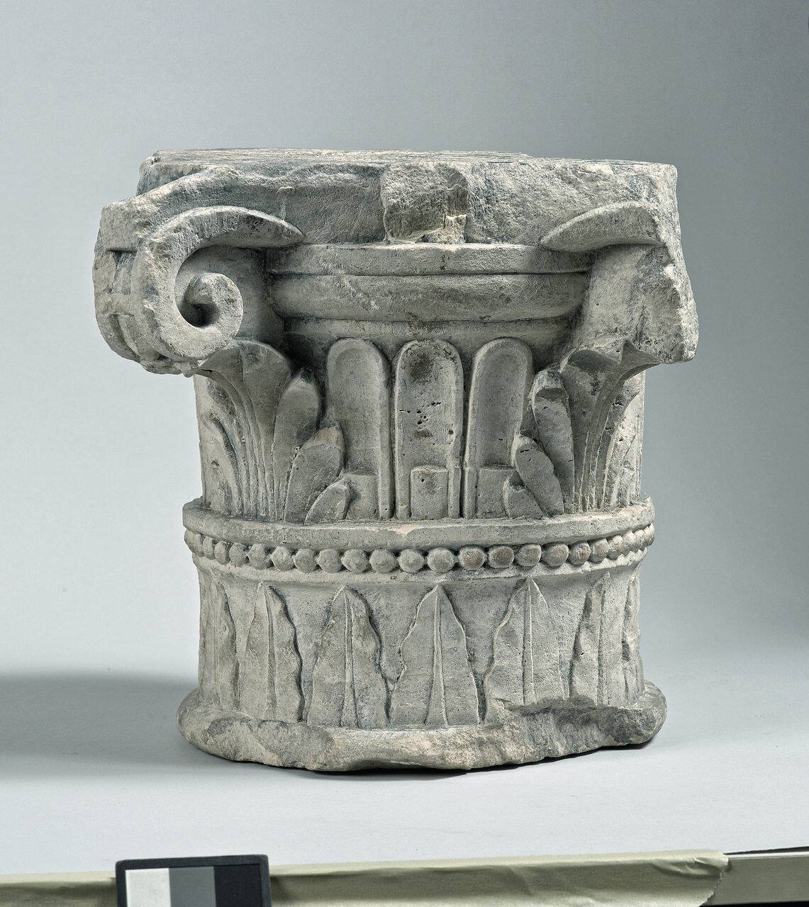 Capitello dal quartiere dei Ratti (capitello) di Scultore - ambito lombardo (inizio sec. XVI)
