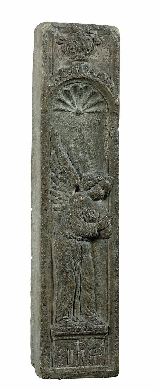 Angelo orante con cristogramma (lastra) di Scultore - ambito lombardo (prima metà sec. XV)