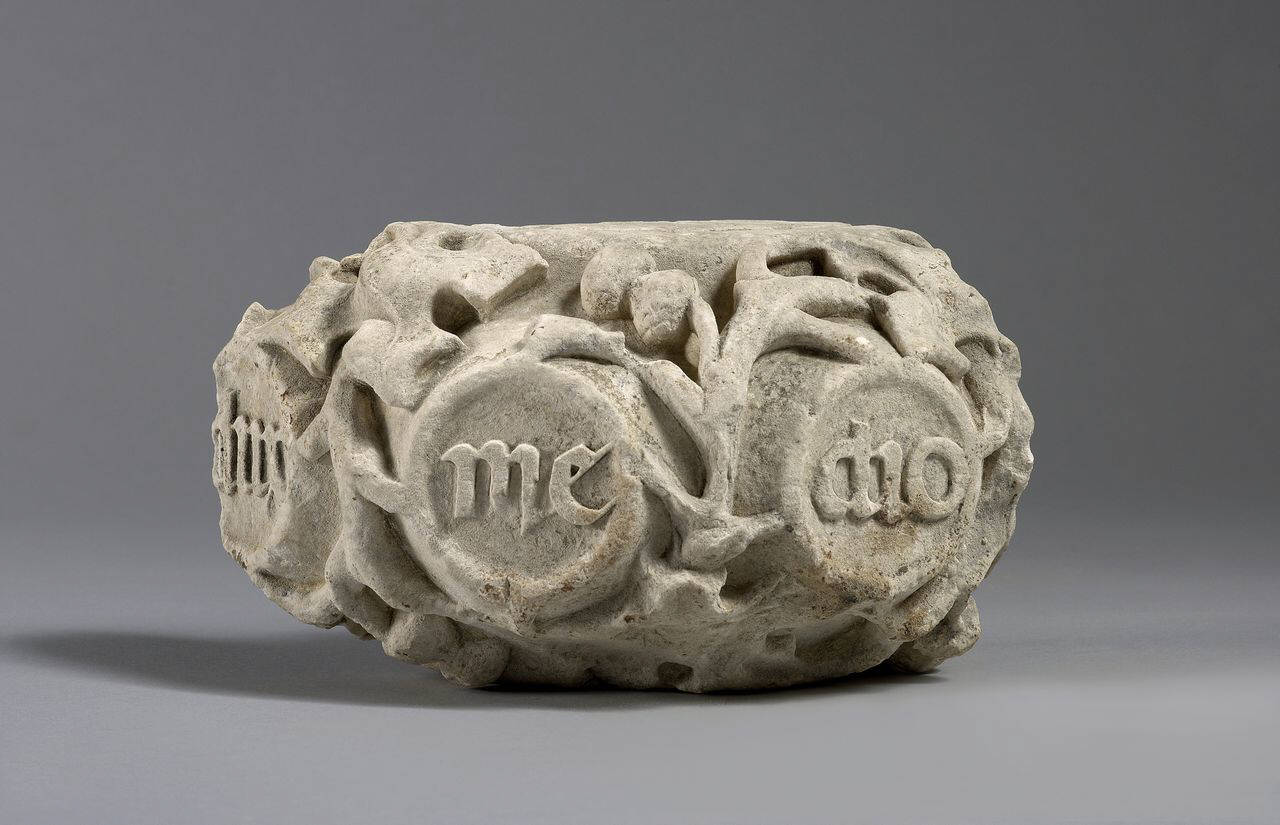 Collarino da Abbiategrasso (collarino, frammento di) di Scultore - ambito lombardo (primo quarto sec. XV)