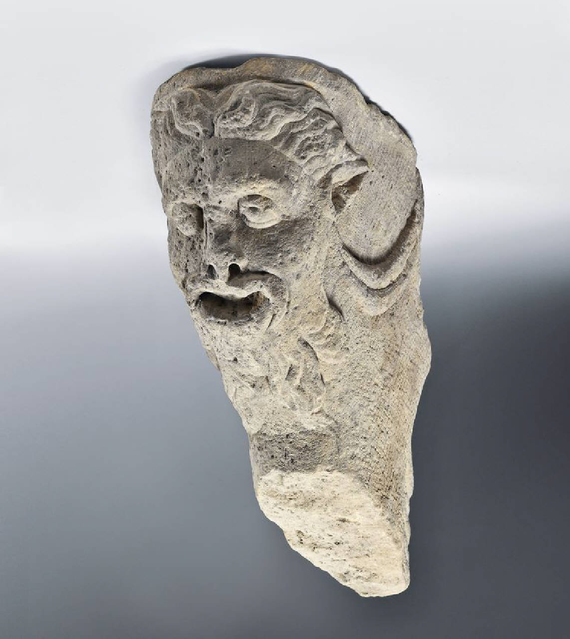 Mensola con testa virile barbuta (mensola) di Scultore - ambito lombardo (sec. XVII)