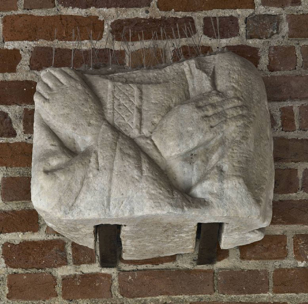 Busto di ecclesiastico? acefalo (busto acefalo) di Scultore - ambito lombardo (prima metà sec. XIII)