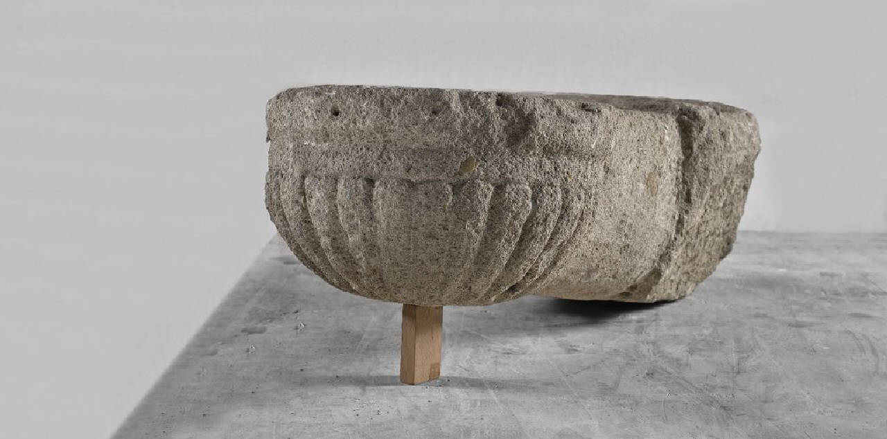 Mensola con parte anteriore baccellata (mensola) di Scultore - ambito lombardo (sec. XVII)