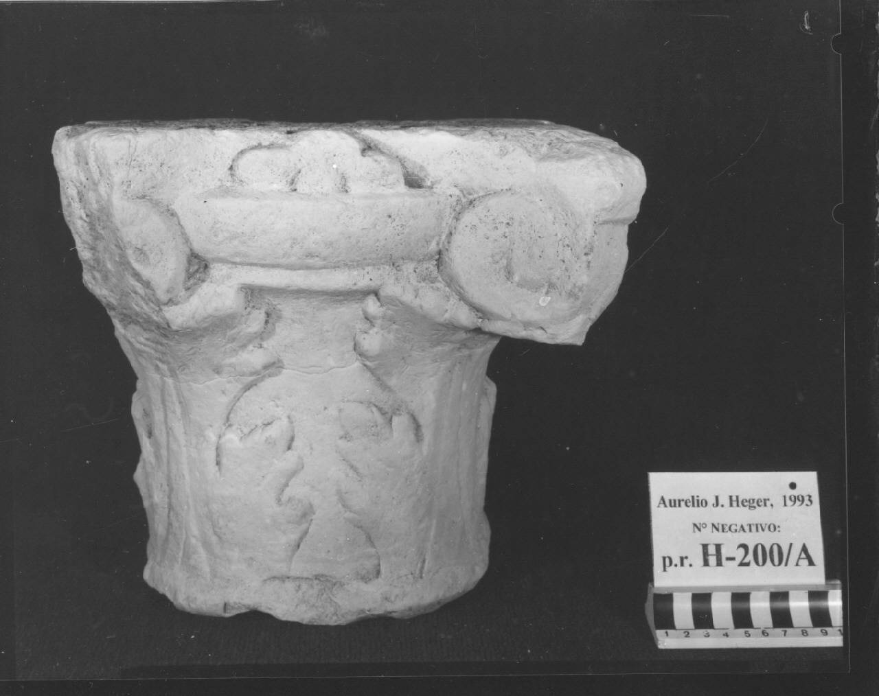 Capitello a un ordine con foglie d'acanto (capitello) di Scultore - ambito lombardo (sec. XV)
