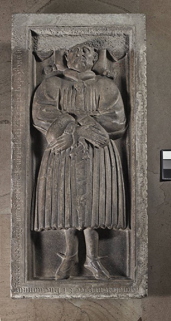 Lapide sepolcrale di Giacomo Della Porta (recto) (lastra tombale, opistografa) di Scultore - ambito lombardo (secondo quarto sec. XV)