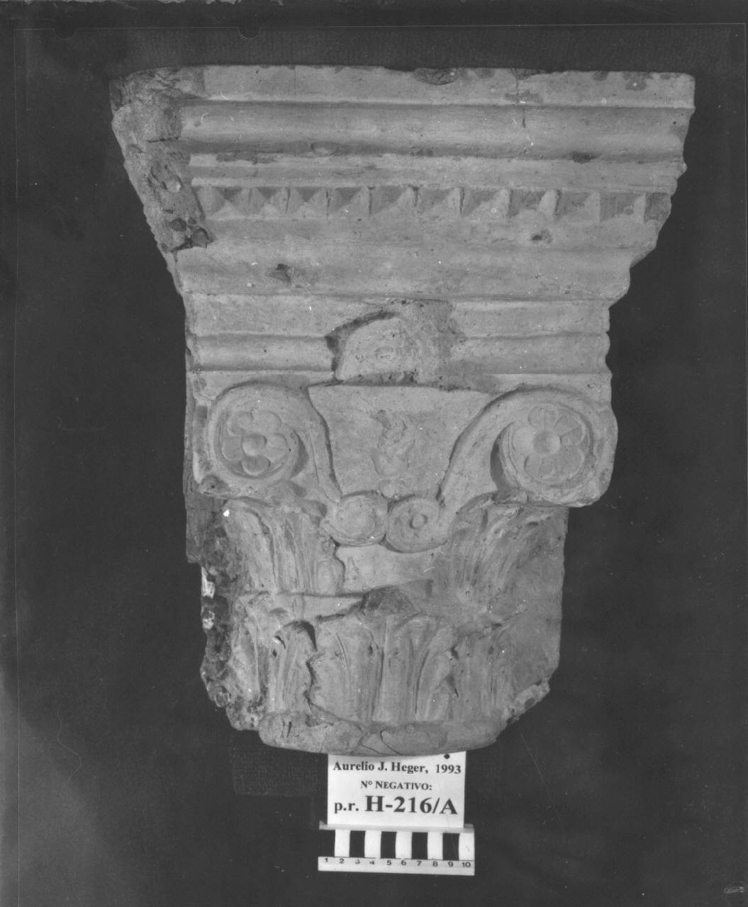 Controforma di capitello di semicolonna, in pendant (capitello di semicolonna, controforma di) di Scultore - ambito lombardo (? sec. XIX)