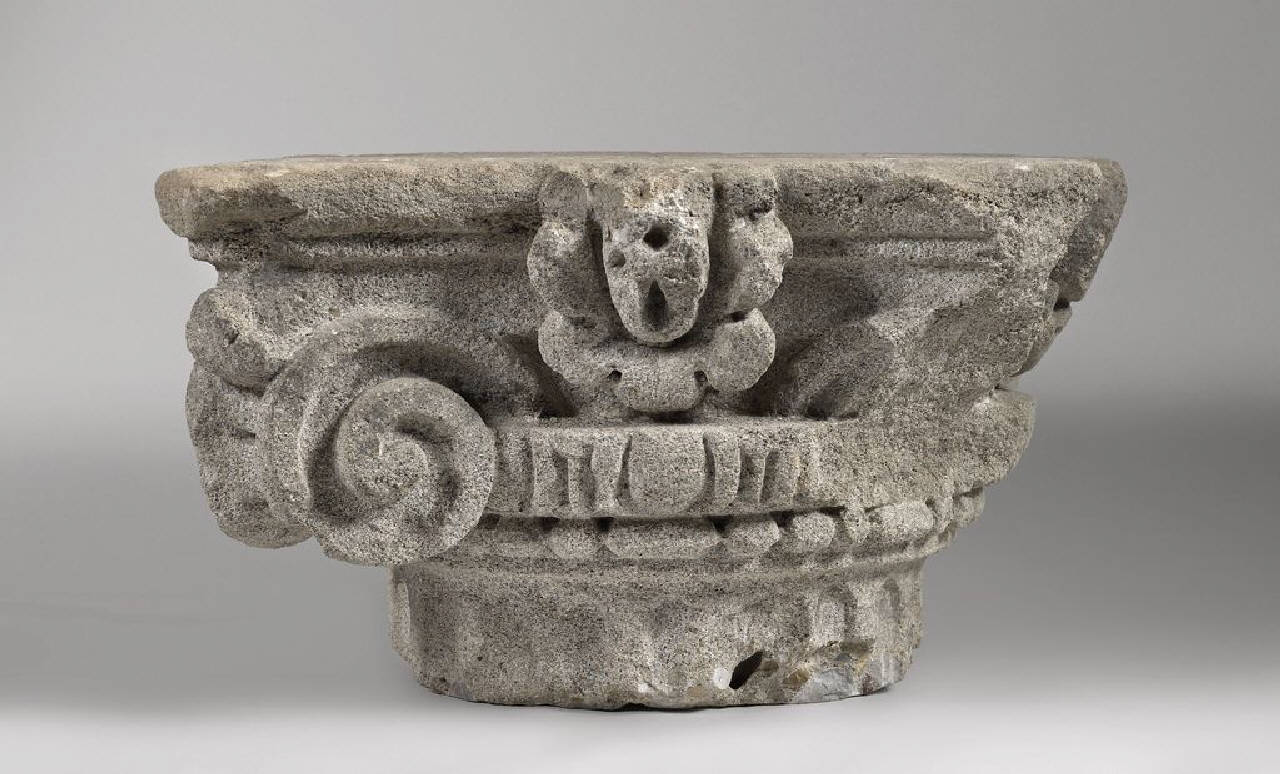 Capitello con tracce incise per la lavorazione, in pendant (capitello) di Scultore - ambito lombardo (fine/ inizio sec. XVII)