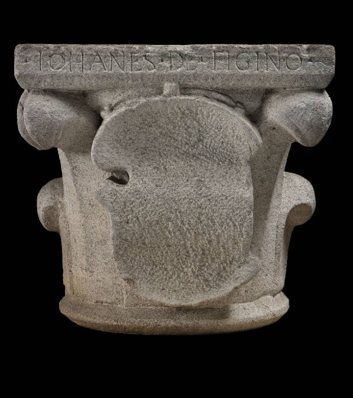 Capitello dal portico dei Figini con iscrizione IOHANES DE FIGINO (capitello) di Scultore - ambito lombardo (terzo quarto sec. XV)