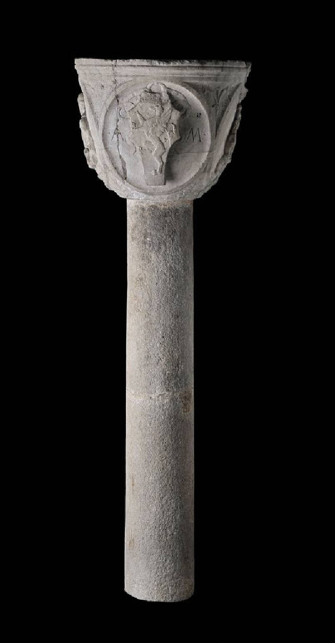 Acquasantiera di Ambrogio Grifi (acquasantiera) di Briosco, Benedetto (ultimo quarto sec. XV)