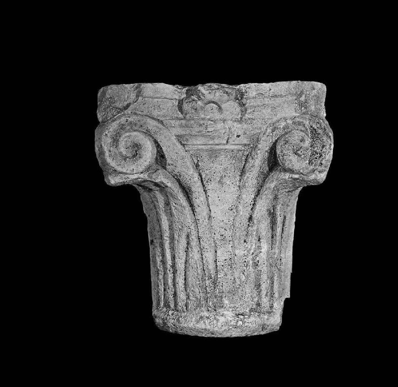 Capitello a foglie lanceolate (capitello) di Scultore - ambito lombardo (fine sec. XV)