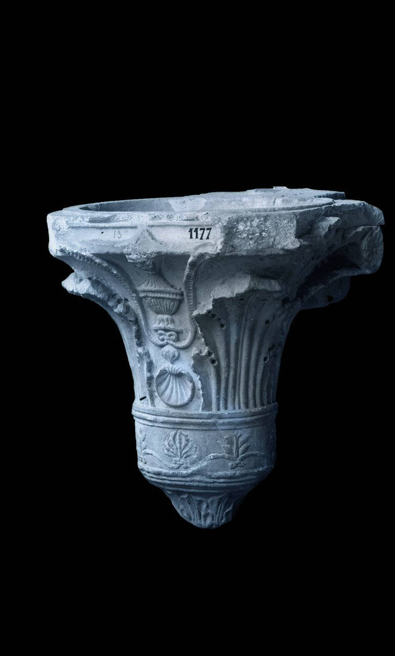 Acquasantiera, in pendant (acquasantiera) di Scultore - ambito lombardo (fine/ inizio sec. XV)