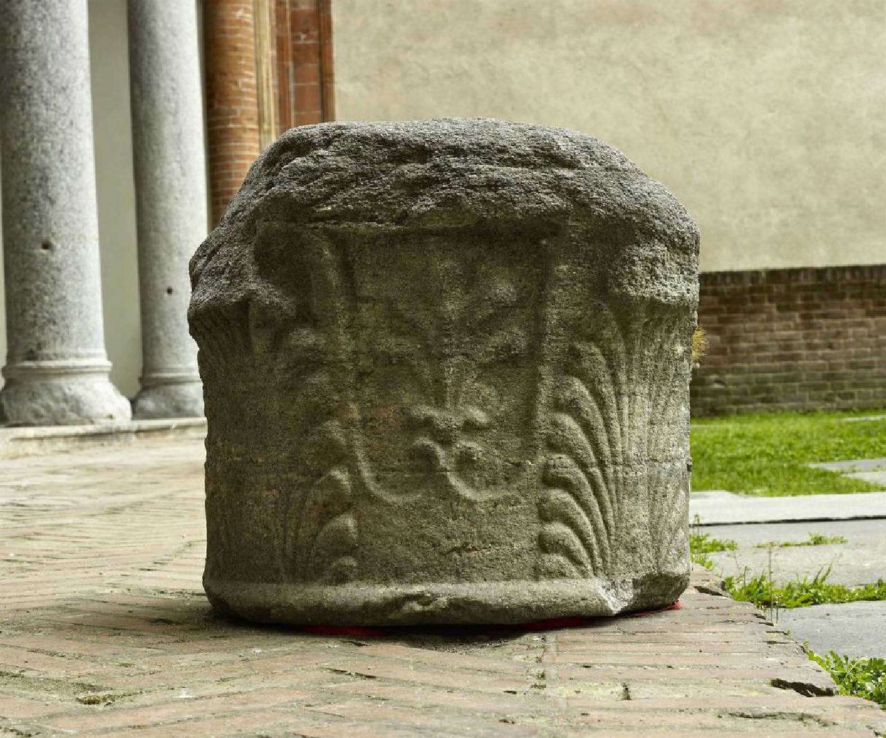 Capitello mancante dell'abaco (capitello) di Scultore - ambito lombardo (fine sec. XV)
