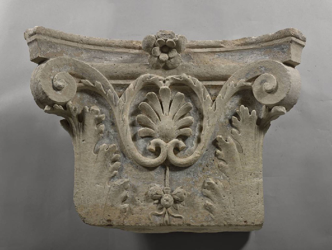 Capitello di lesena con palmetta polilobata (capitello di lesena) di Scultore - ambito lombardo (sec. XV)