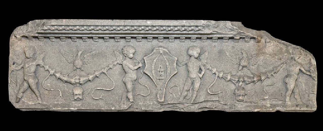 Frontale di camino con stemma Casati (lastra, rilievo) di Scultore - ambito lombardo (primo quarto sec. XVI)