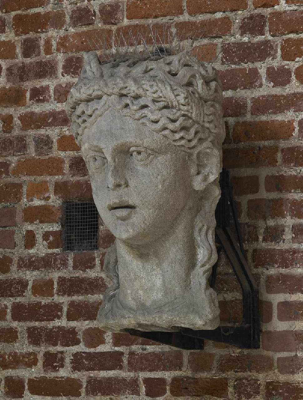 Testa femminile (testa) di Scultore - ambito lombardo (secondo quarto sec. XVI)