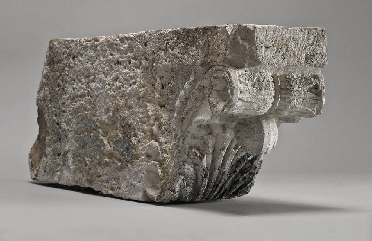 Mensola con voluta a motivi vegetali, in pendant (mensola) di Scultore - ambito lombardo (ultimo quarto sec. XV)