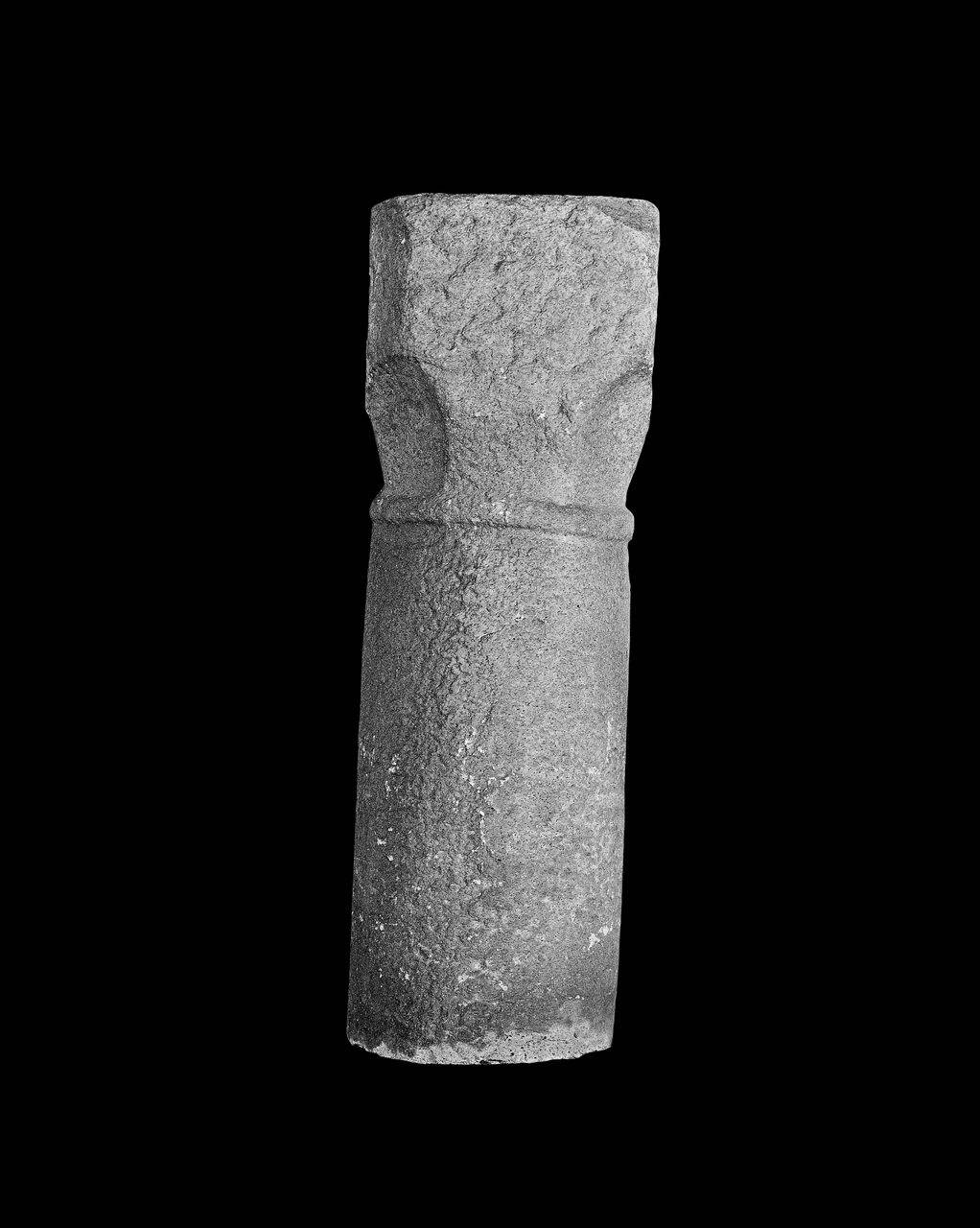 Colonna con capitello da Santa Tecla (colonna con capitello (monoblocco)) di Scultore - ambito lombardo (sec. XII)