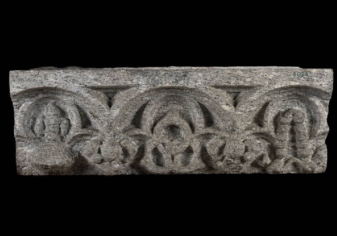 Fregio frammentato in cinque parti con emblemi di casa Sforza (fregio) di Antonio di Pietro Averulino (Averlino) detto il Filarete; Scultore - ambito lombardo (terzo quarto sec. XV)