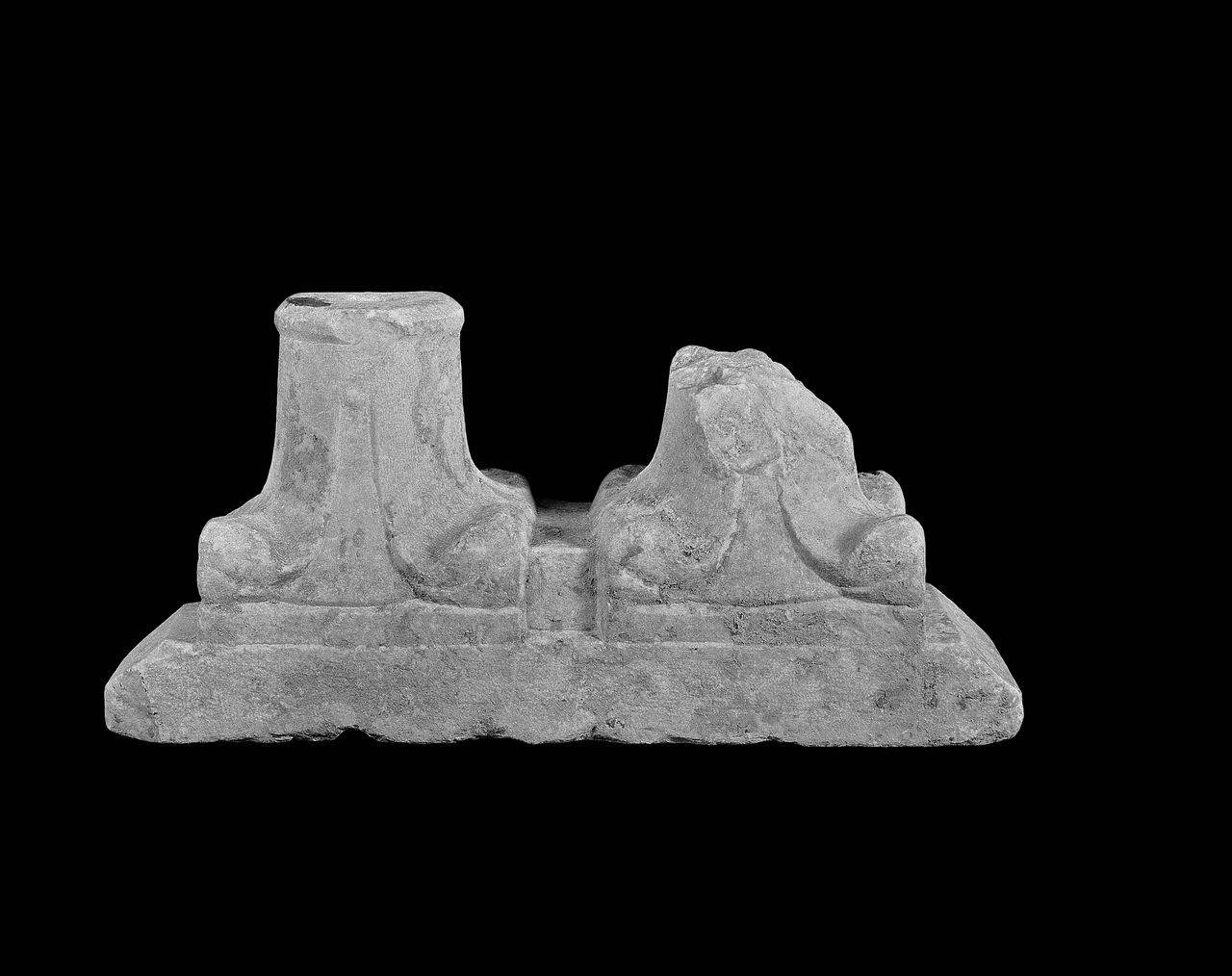 Coppia di capitelli binati con abaco modanato (capitello binato) di Pecorari, Francesco (bottega) (secondo quarto sec. XIV)