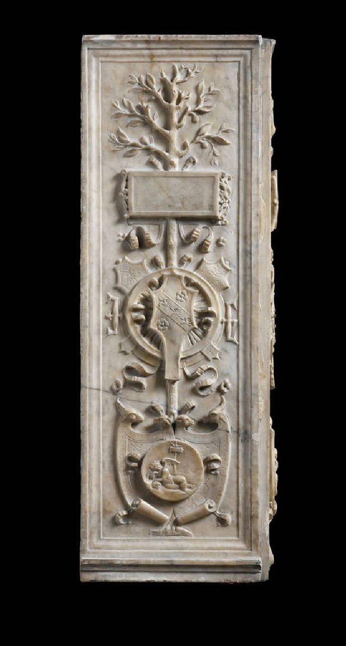Lastra con stemma della famiglia Orsini (lastra, altorilievo) di Busti, Agostino detto Bambaia (o Bambaja) (primo quarto sec. XVI)