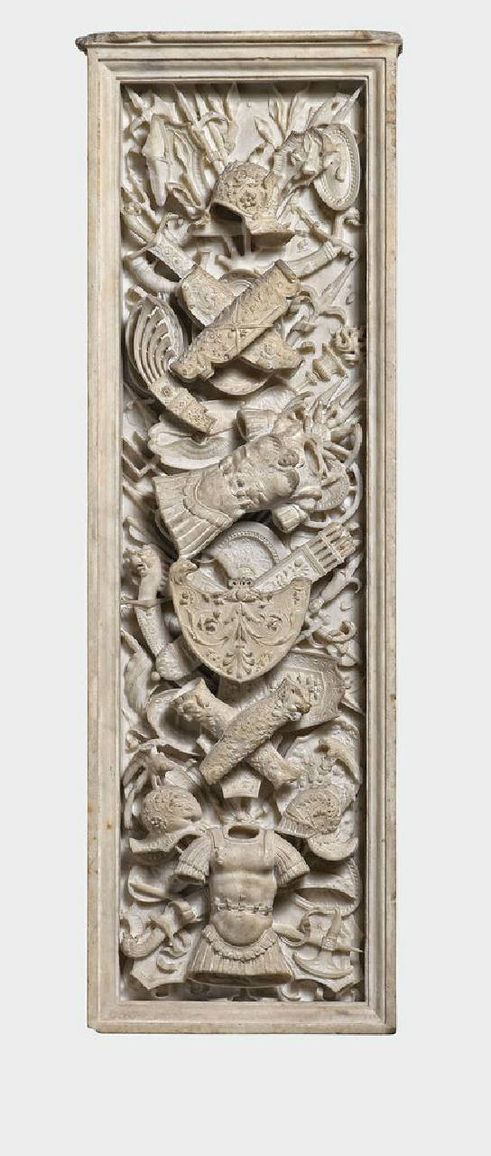 Lesena a trofei (lesena) di Busti, Agostino detto Bambaia (o Bambaja) (e aiuti) (primo quarto sec. XVI)